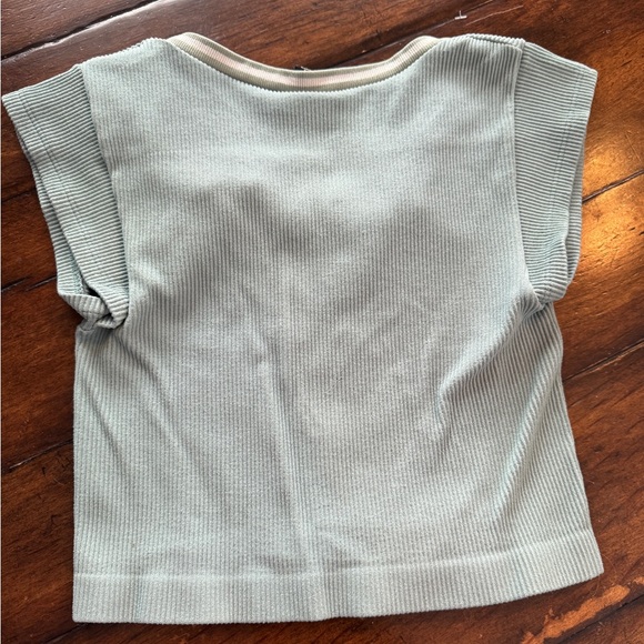 Urban Outfitters Cropped Tee- Size M/L - Picture 6 of 8